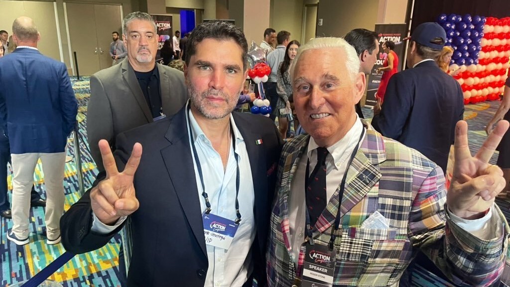Eduardo Verástegui y Roger Stone, de las redes sociales de Verástegui. Eduardo Verástegui y Roger Stone, de las redes sociales de Verástegui.