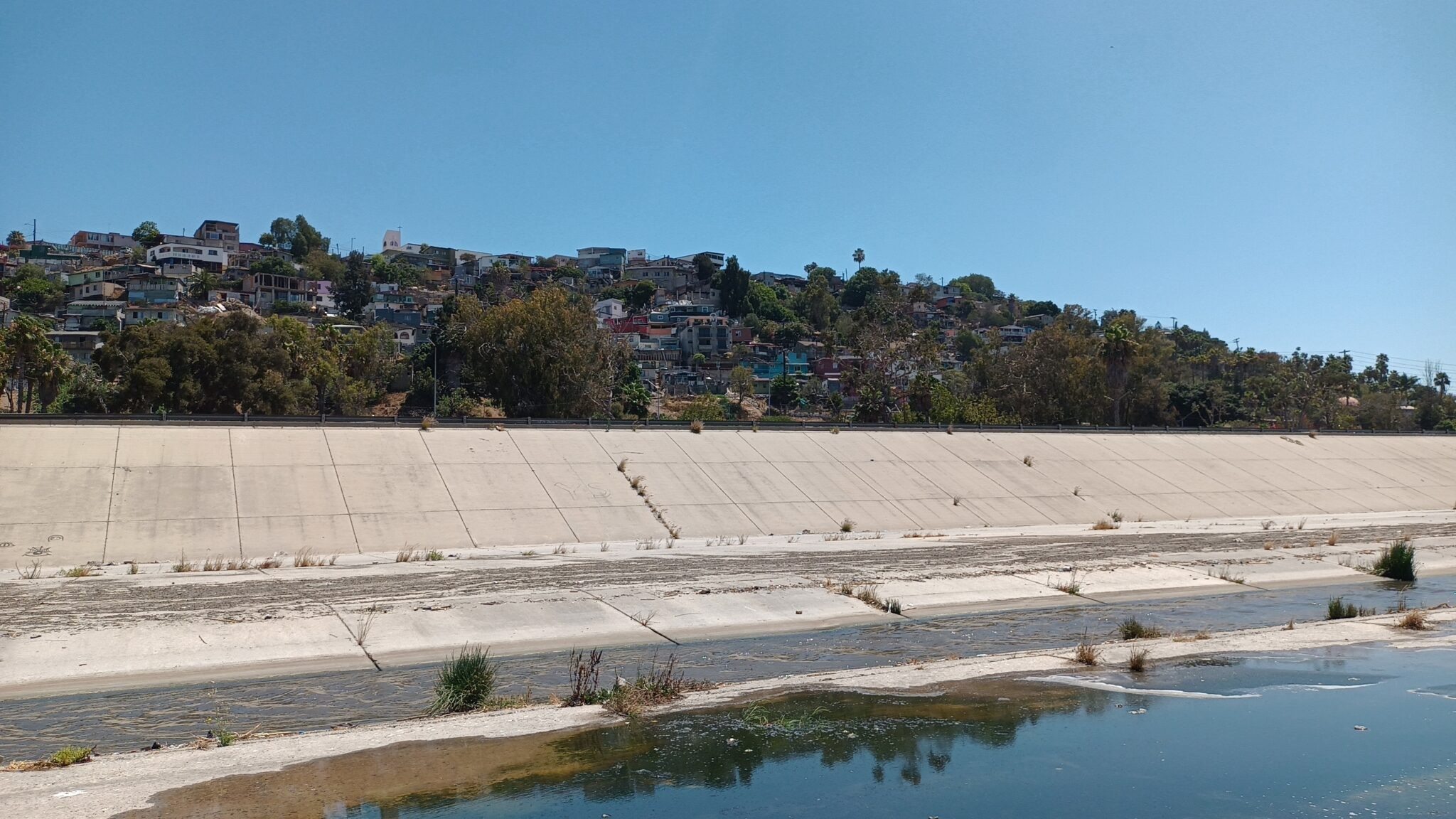 Río Tijuana, décadas de contaminación entre México y Estados Unidos