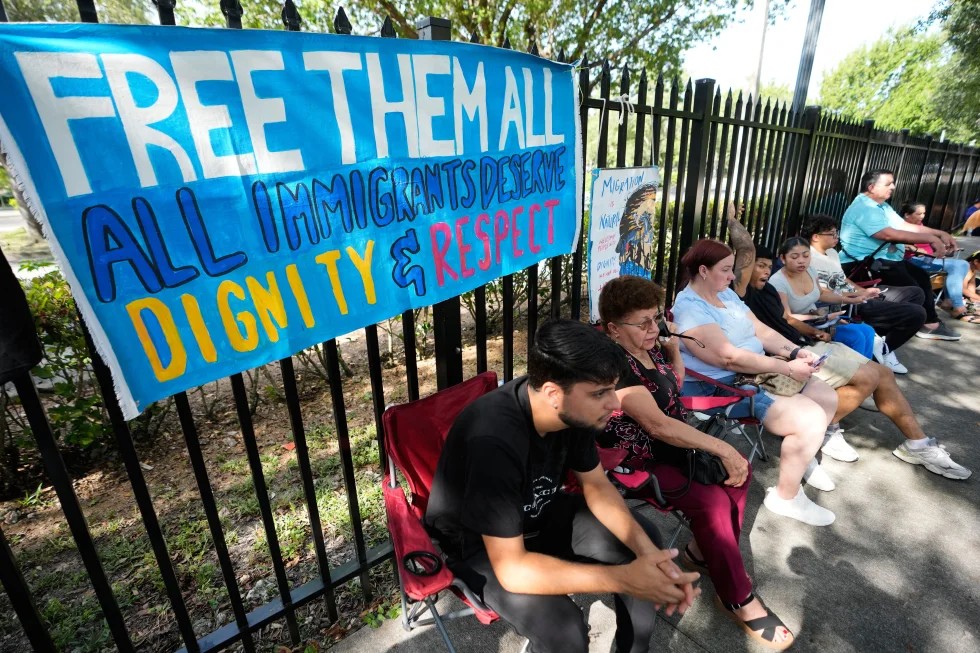 ICE arresta a 10.000 migrantes en cinco días a fines de junio
