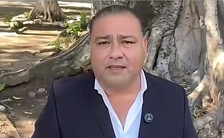 Periodista exiliado de Quintana Roo tras amenazas y acoso judicial