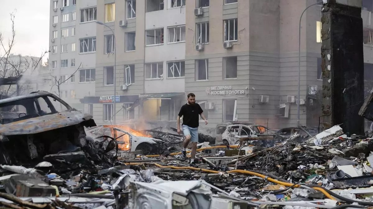 Rusia deja al menos 11 muertos en Kiev antes de la cumbre de la OTAN