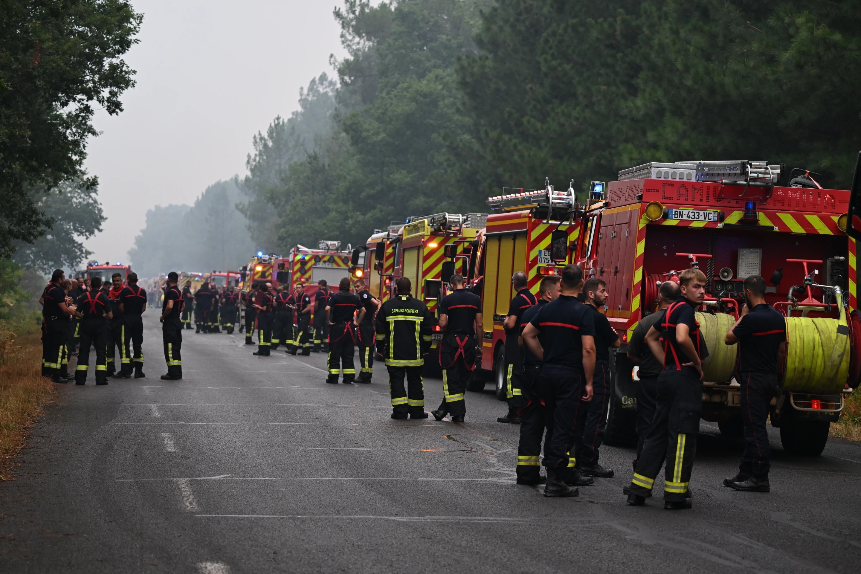 Francia evacúa a 250 000 personas por incendio en Burdeos