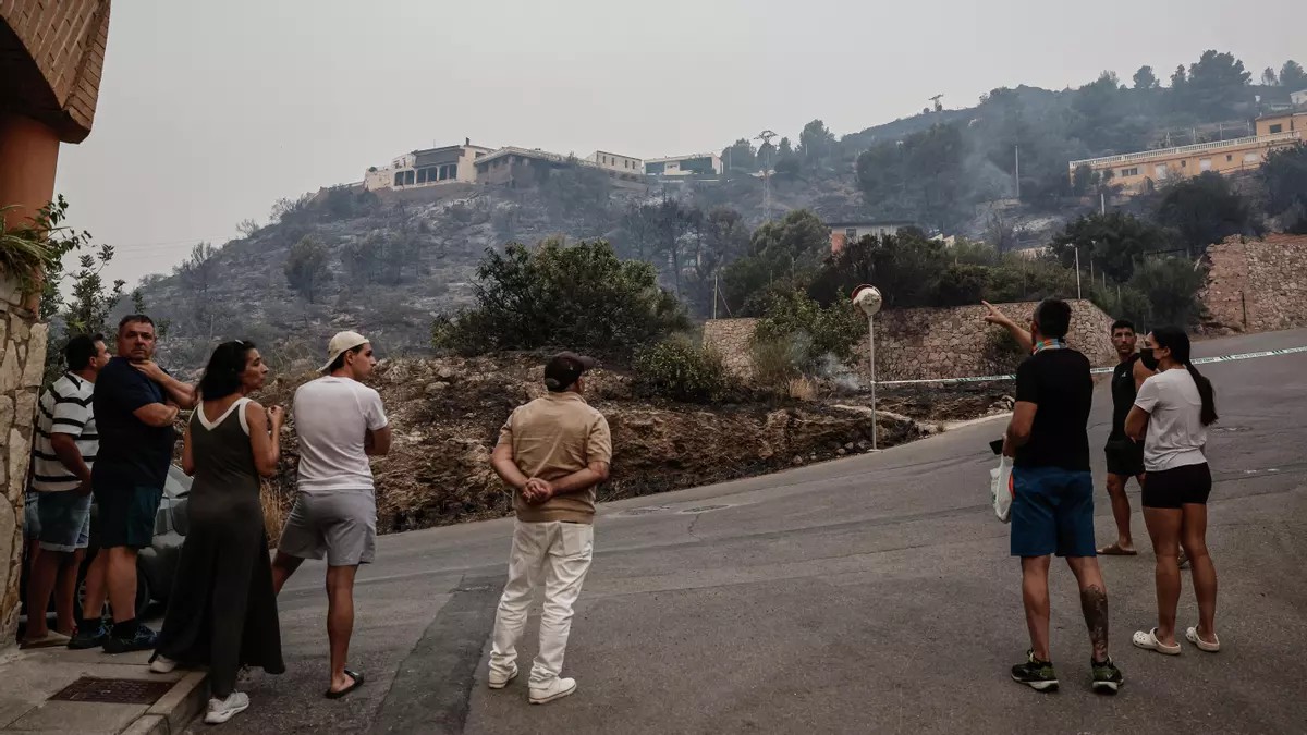 Incendios forestales en España suman 100 mil personas afectadas