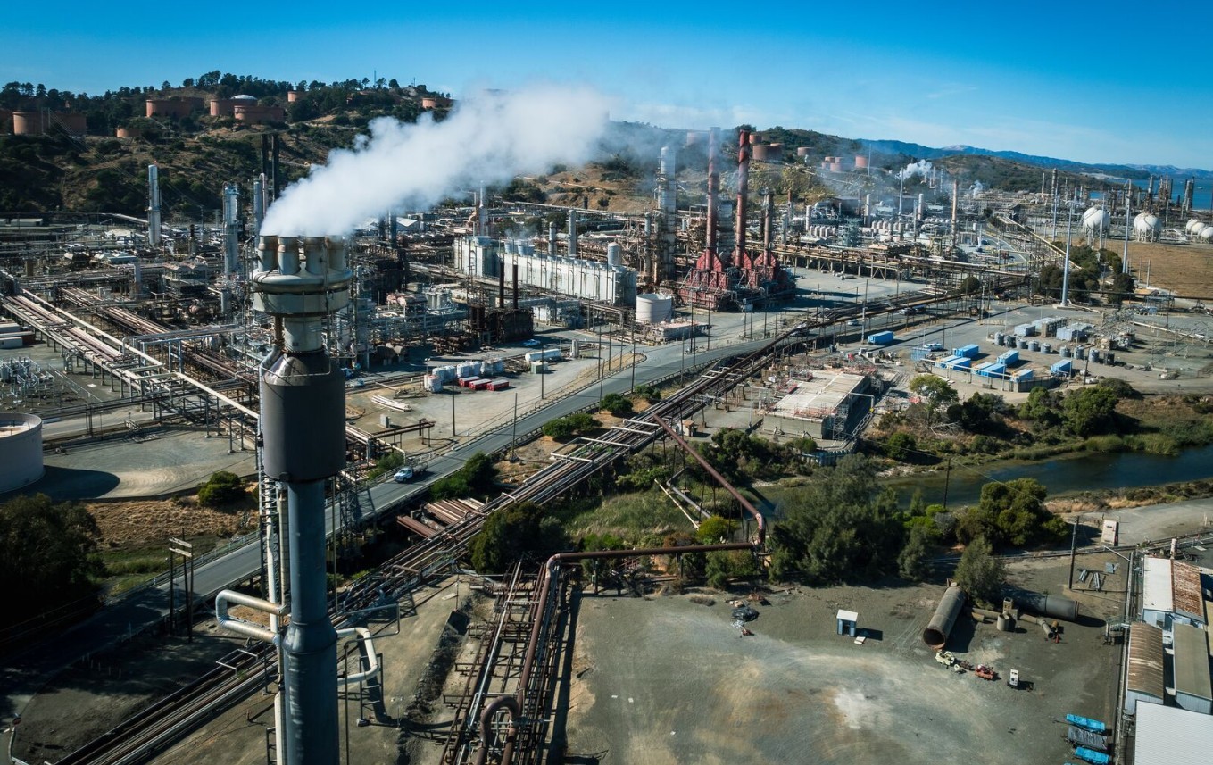 Grandes petroleras duplican ganancias y profundizan crisis climática