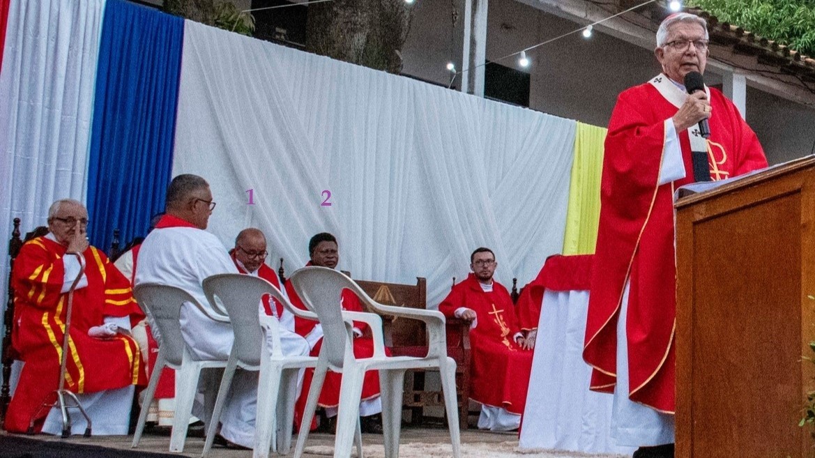 To the far right, holding a mic, Cardinal Adalberto Martínez Flores. On the back row, seated, with a number 1 over his head, Rafael Fleitas López; with a number 2, Zenon Berikani, pastor at San Blas. February 3, 2026. Facebook profile of the Archdiocese of Asunción. To the far right, holding a mic, Cardinal Adalberto Martínez Flores. On the back row, seated, with a number 1 over his head, Rafael Fleitas López; with a number 2, Zenon Berikani, pastor at San Blas. February 3, 2026. Facebook profile of the Archdiocese of Asunción.