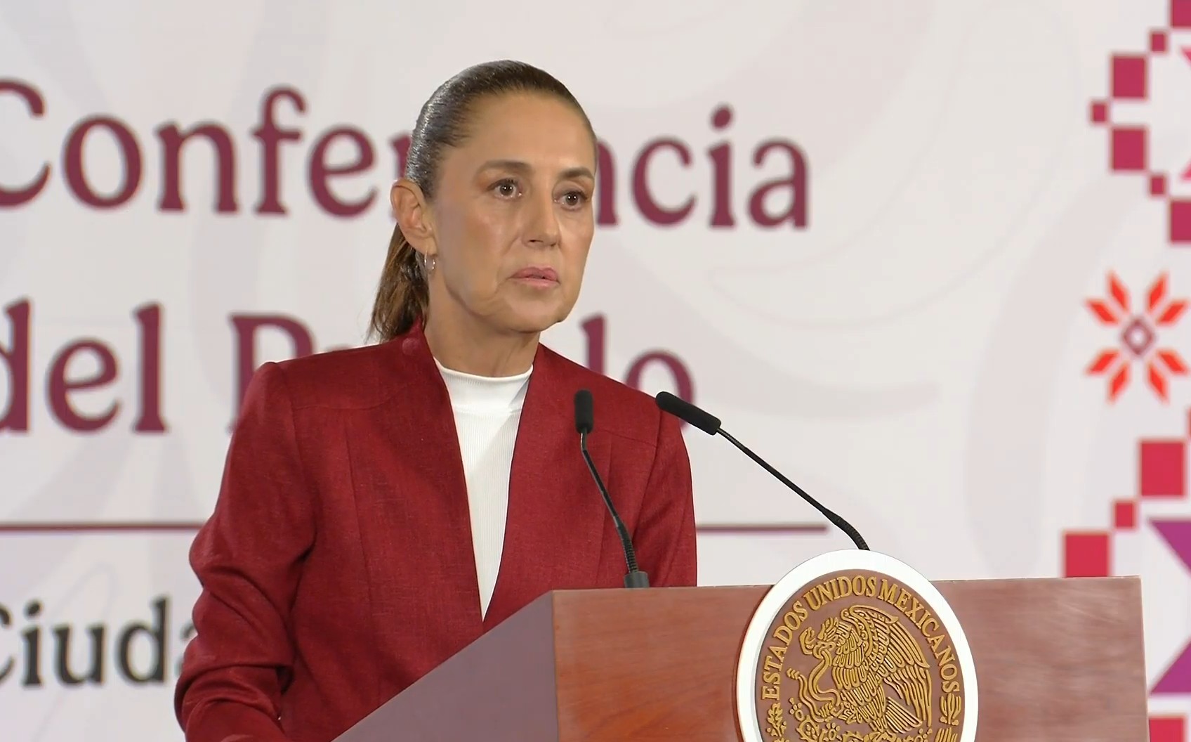 Sheinbaum impulsa reforma para definir qué es verdad en México