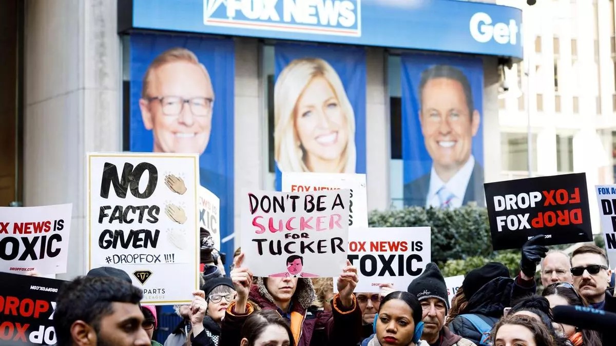 Fox News, incondicional de Trump, lo cuestiona por guerra contra Irán