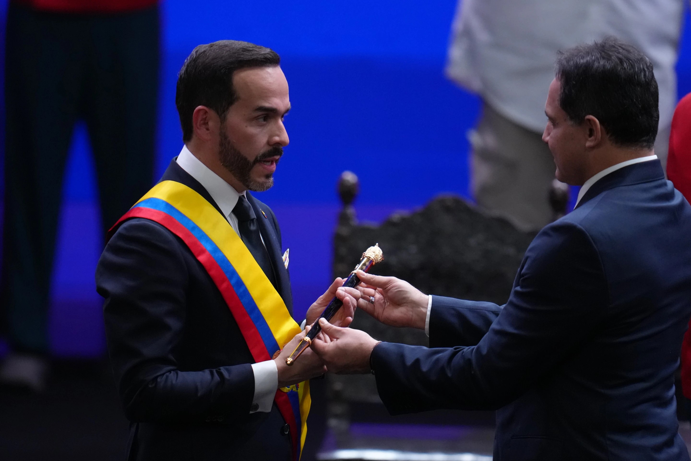 De la Espriella reactiva petróleo y autoriza fracking en Colombia