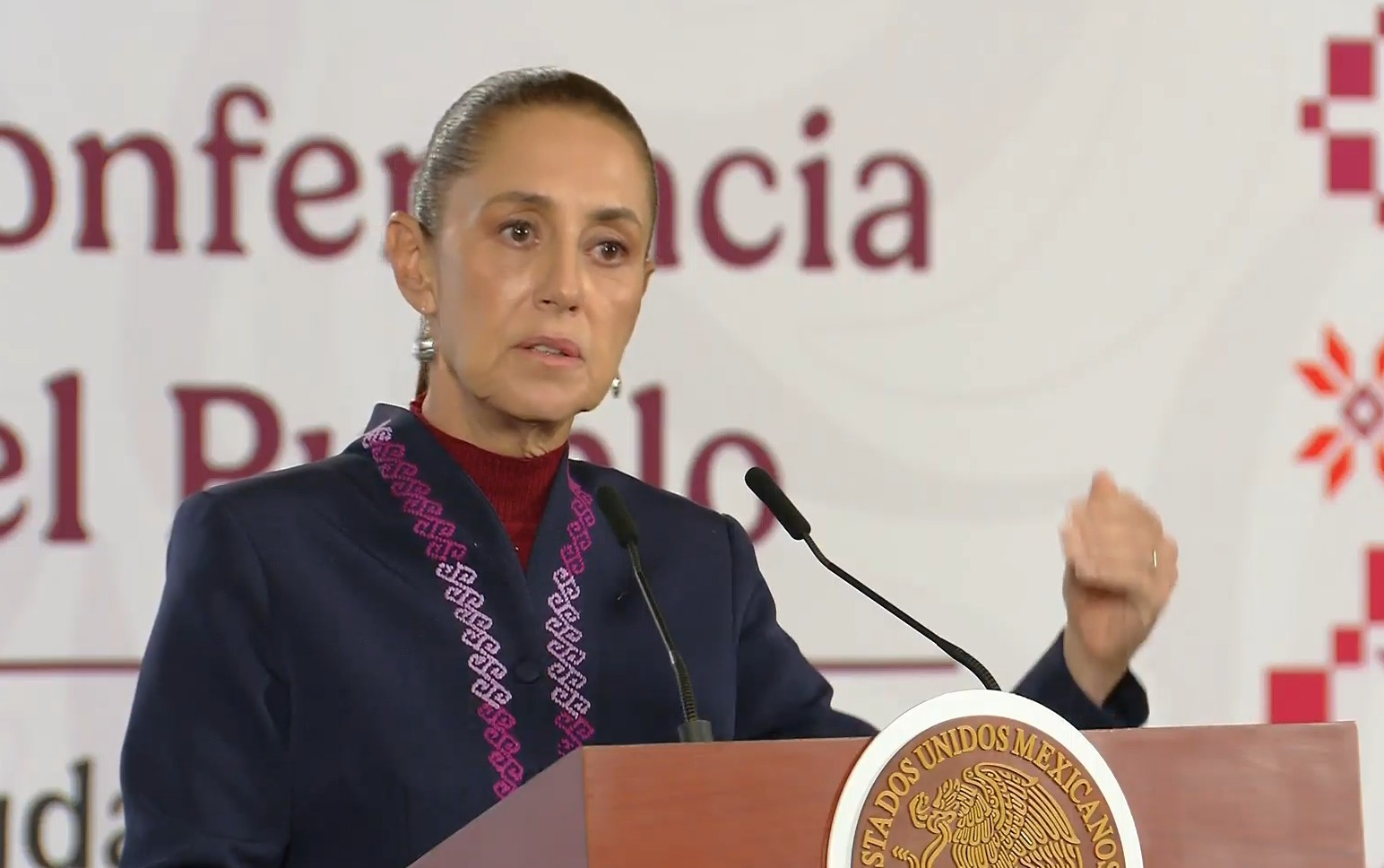 Sheinbaum reacciona contra extorsión al aguacate tras bloqueo de EEUU