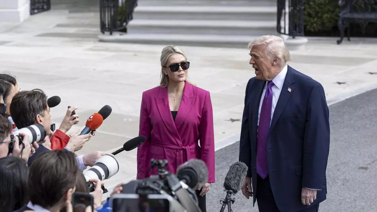 Karoline Leavitt deja la Casa Blanca a dos meses de elecciones