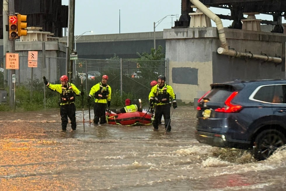 Tormentas y tornados azotan noreste de EEUU y dejan inundaciones