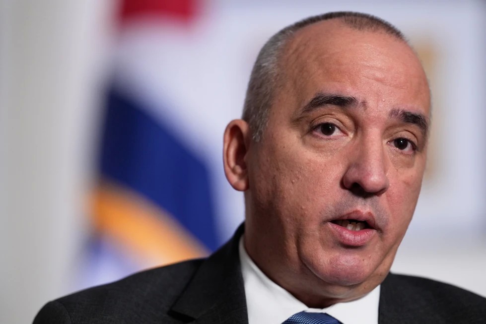 Cuba dice que las sanciones de EEUU frenan inversión privada