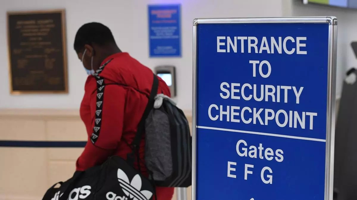 Tribunal de EEUU anula suspensión de visas para 75 países