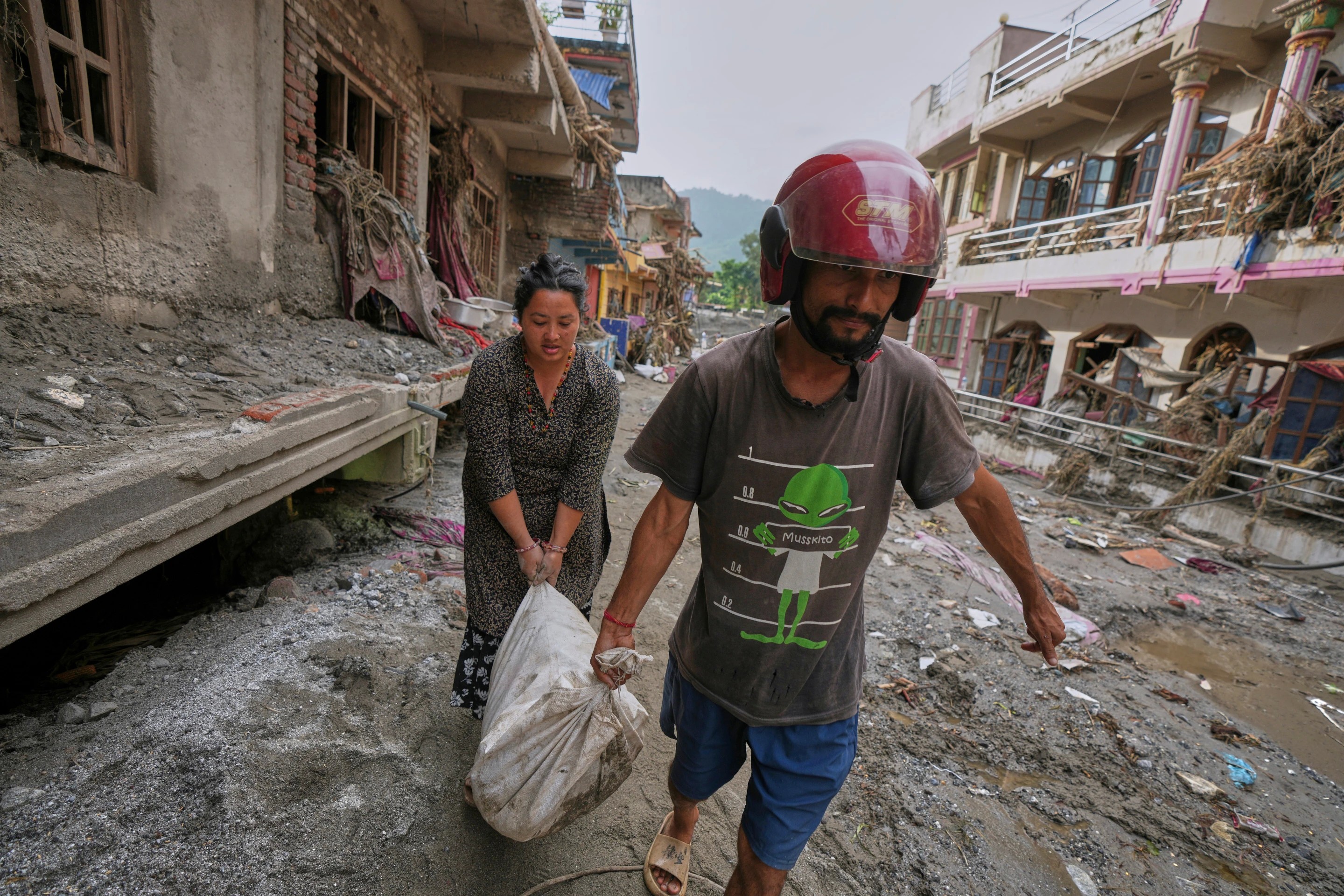 Muertos por inundaciones en Nepal suben a 626 y 3 mil desaparecidos