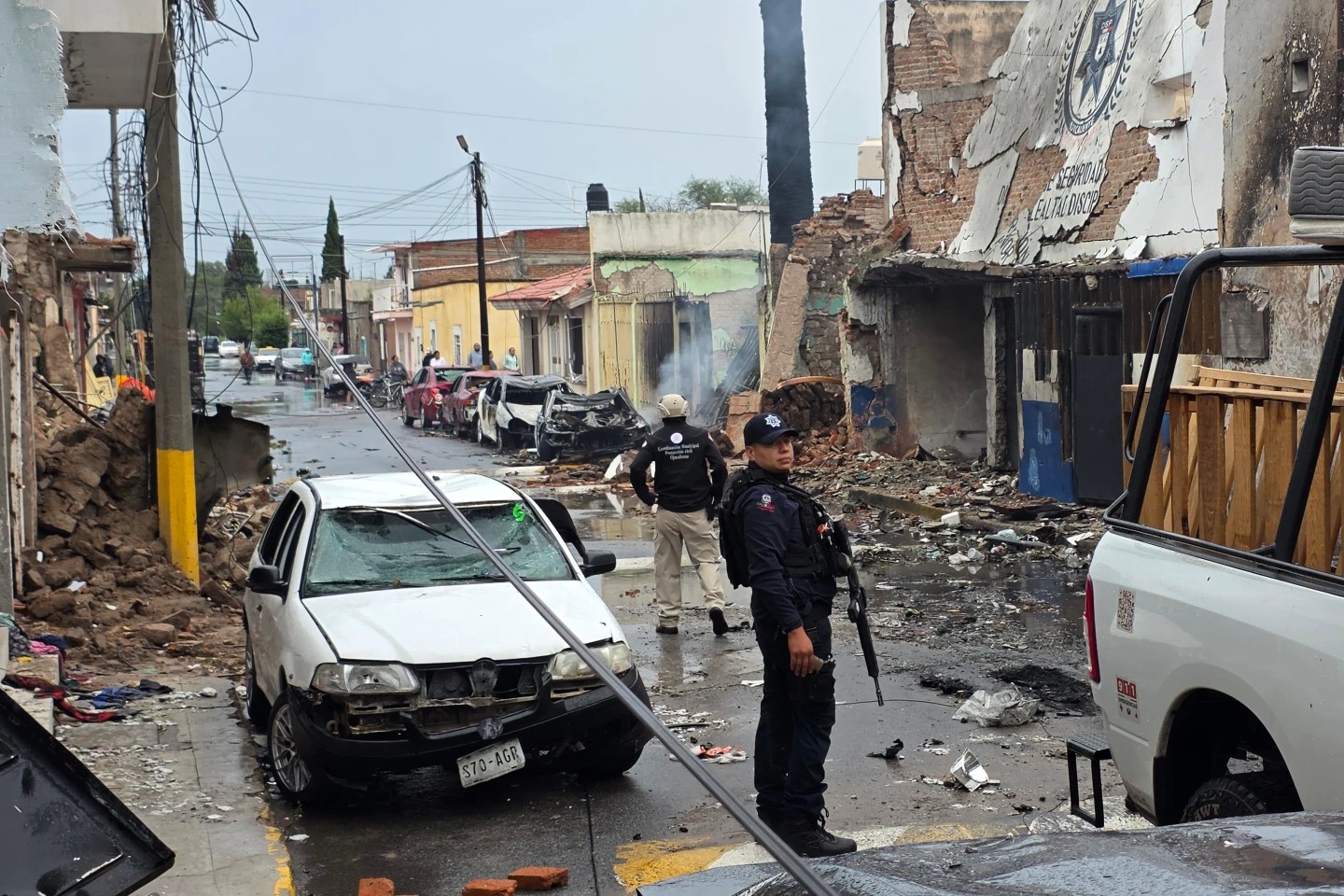Coche bomba en Zacatecas deja al menos diez heridos y graves daños