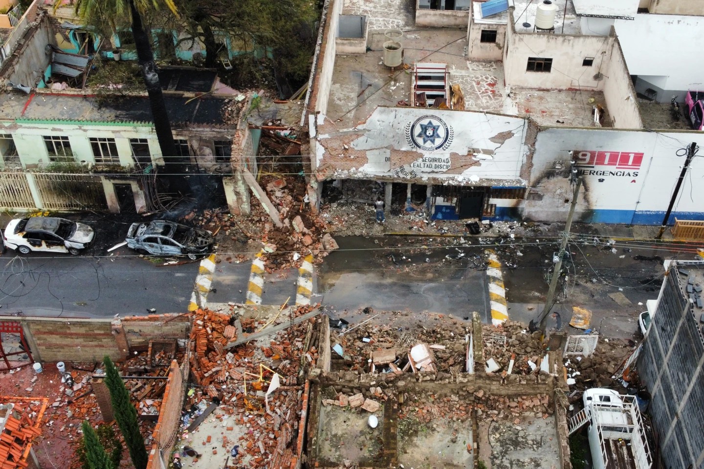 Por qué preocupa en México creciente uso de explosivos y coches bomba