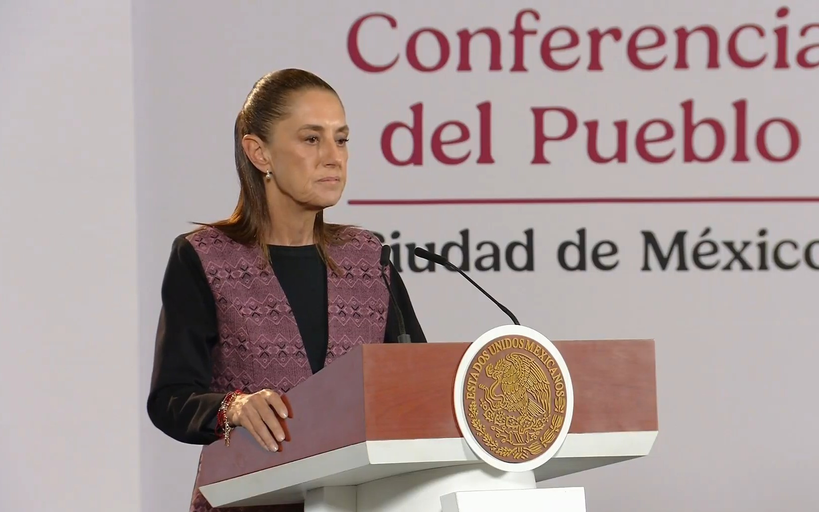 Sheinbaum revive disputa con PRI y PAN para defender su gobierno