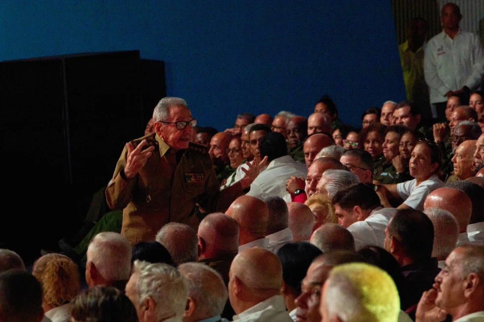 Cuba: Raúl Castro reaparece en acto militar a los 95 años