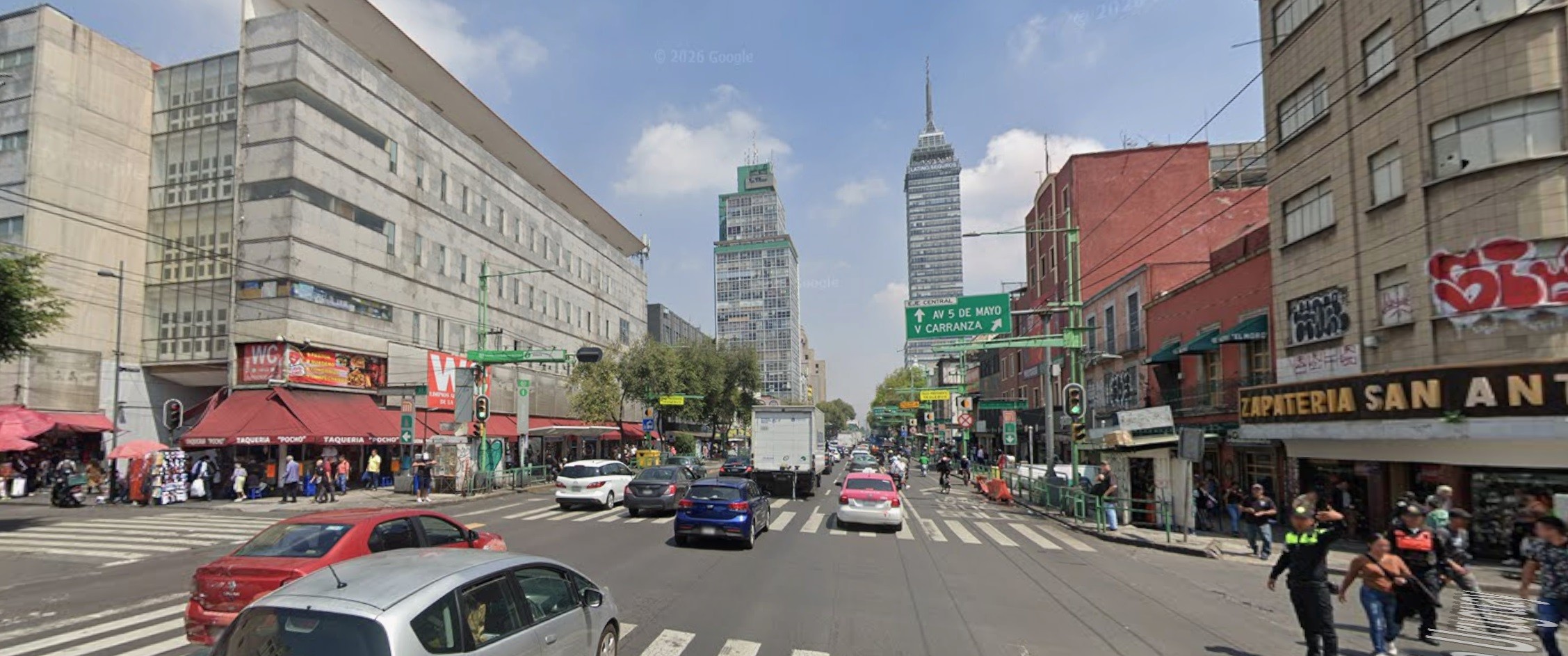 To the left, the place where the Escandón Building used to stand at San Juan de Letrán Avenue and Victoria Street, Mexico City. Picture from Google Maps.