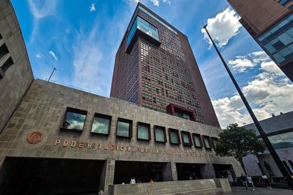Juez ordena entregar niña de 3 años a padre investigado por abuso sexual