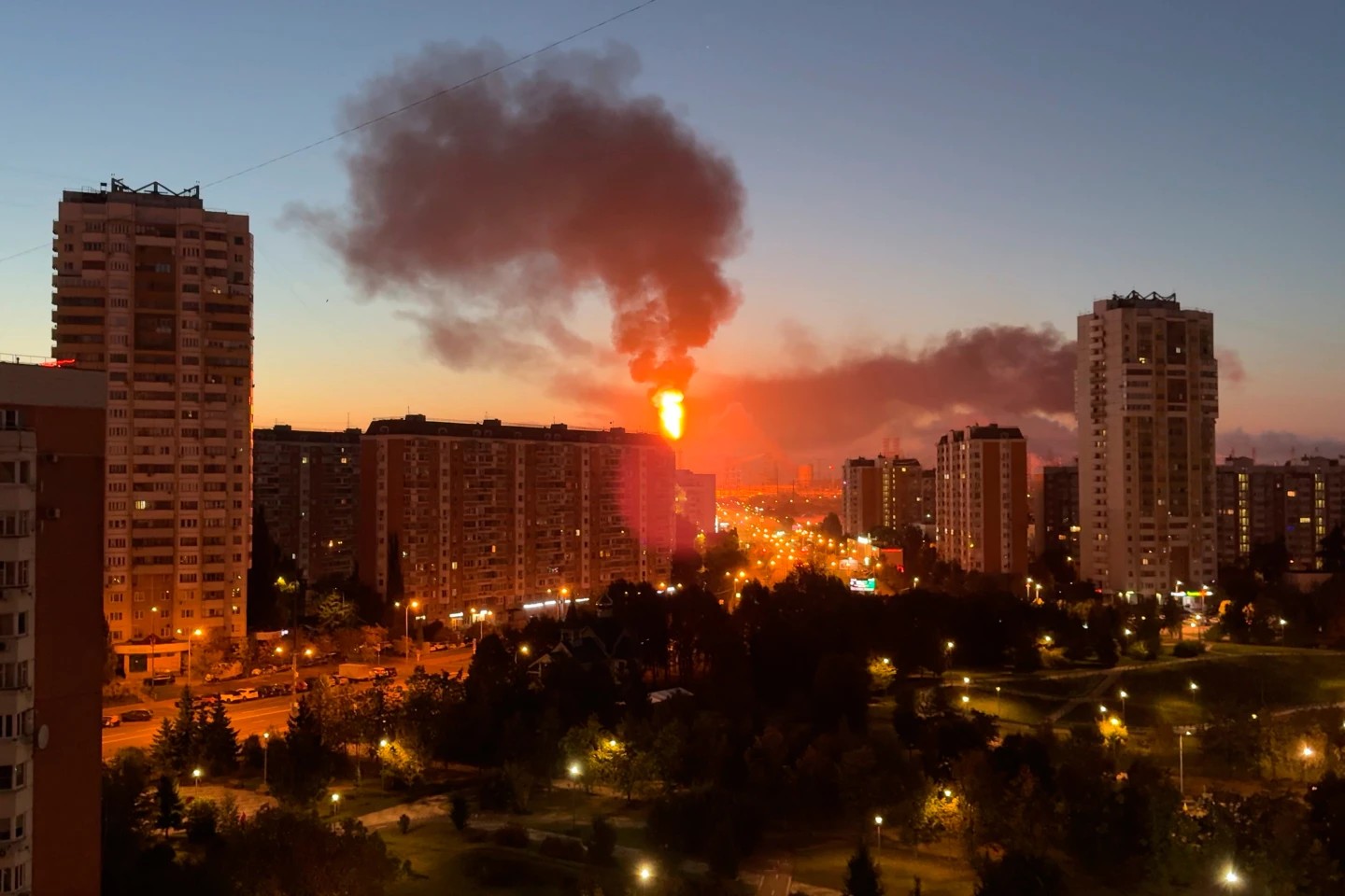 Ucrania lanza más de mil drones contra Rusia y golpea Moscú