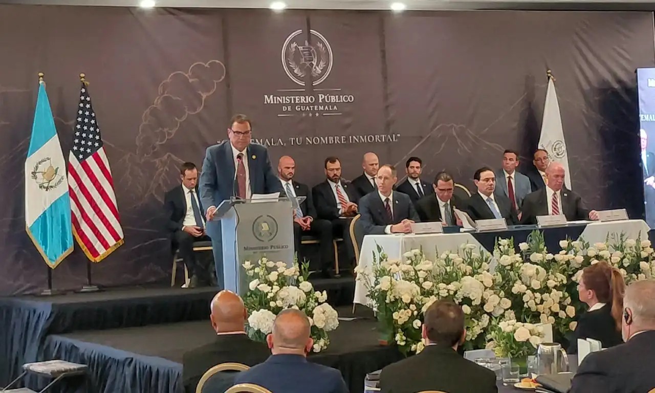 Guatemala y EEUU hacen alianza para combatir la narcopolítica