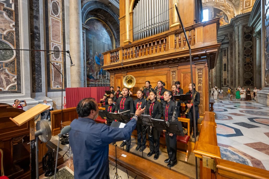 Banda infantil de Tlaxiaco lleva música oaxaqueña hasta el Vaticano