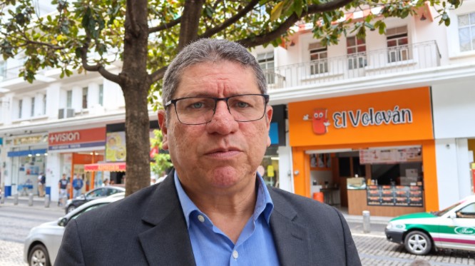 Padres piden reglas claras para uso de celulares en escuelas