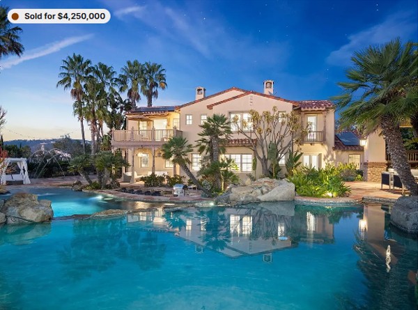 Salgado vende residencia de San Diego asociada a Marina del Pilar