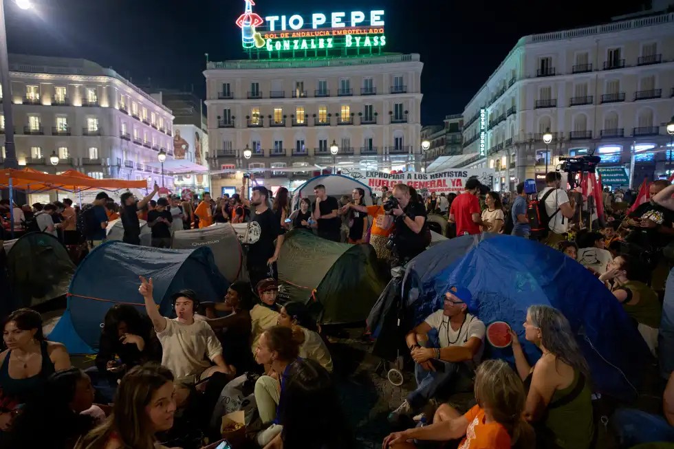 Miles protestan en Madrid por crisis de vivienda y desalojos