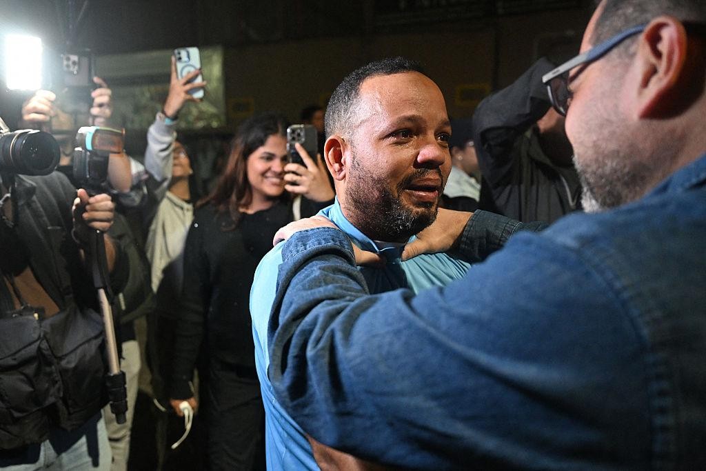 Venezuela excarcela a 29 personas, varias presas por motivos políticos
