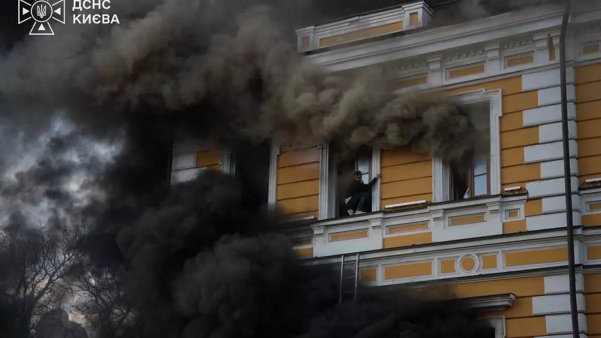 Rusia ataca la Academia de las Ciencias de Ucrania en Kiev