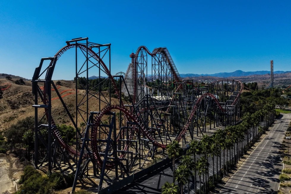 Six Flags cierra montaña rusa X2 tras muerte y denuncias por lesiones