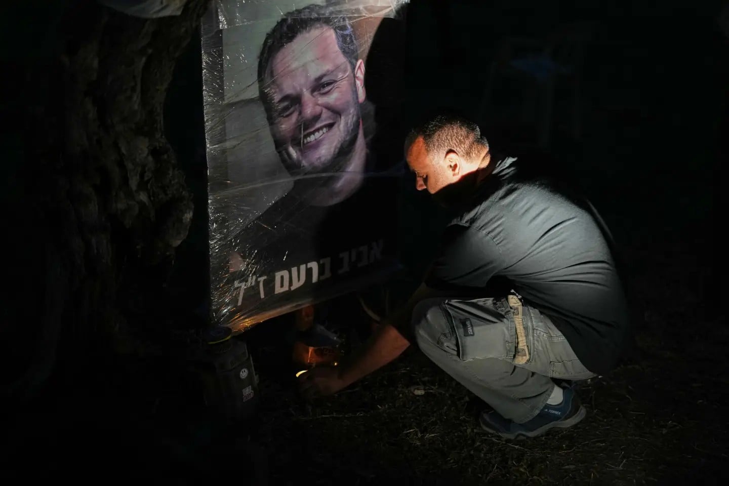 Acto por el tercer aniversario del ataque de Hamás en el kibutz Kfar Aza, sur de Israel, el 7 de octubre de 2026. Foto: AP/Ariel Schalit.