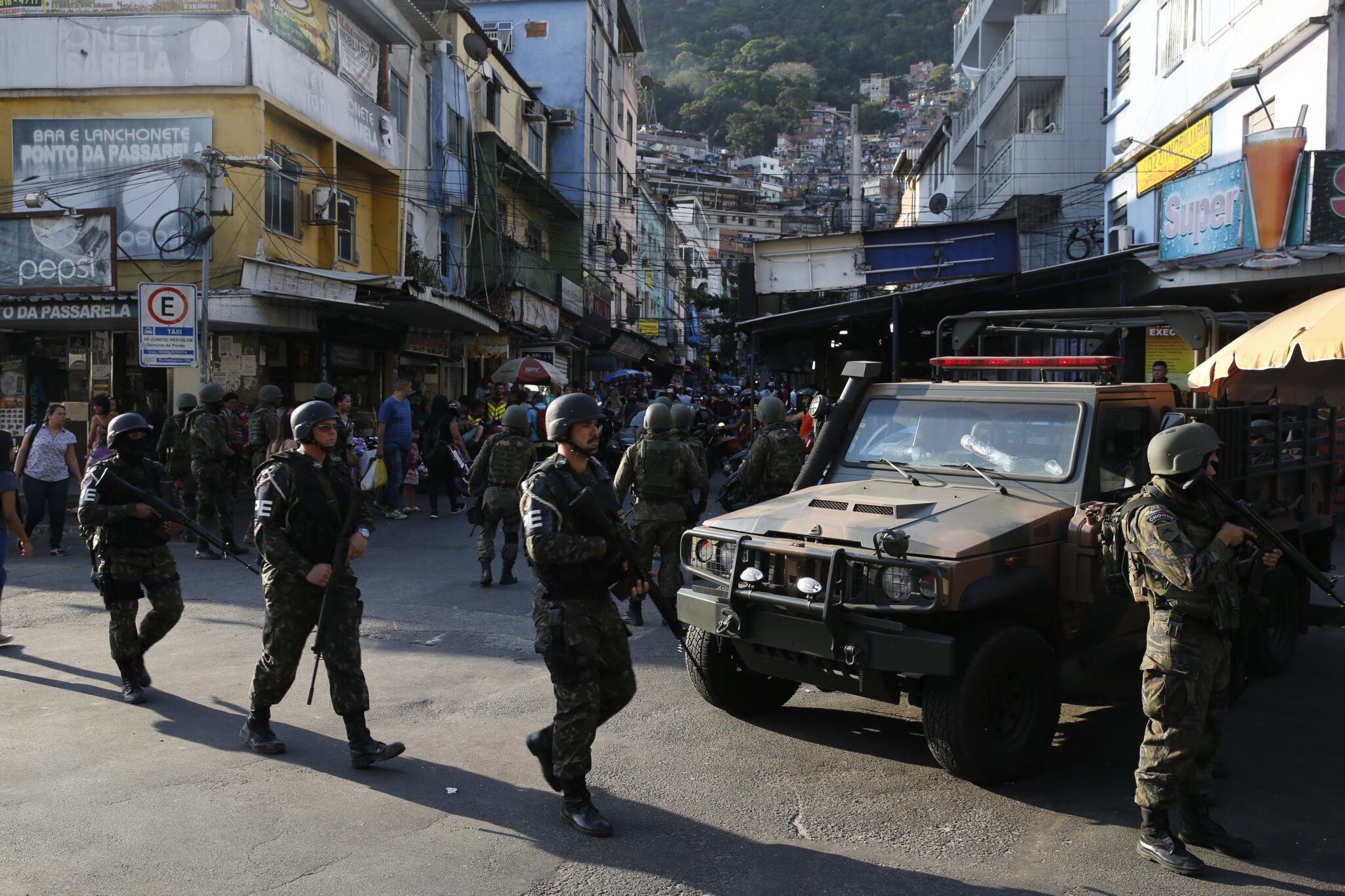 Ultraderecha impulsa militarización contra el crimen en América Latina
