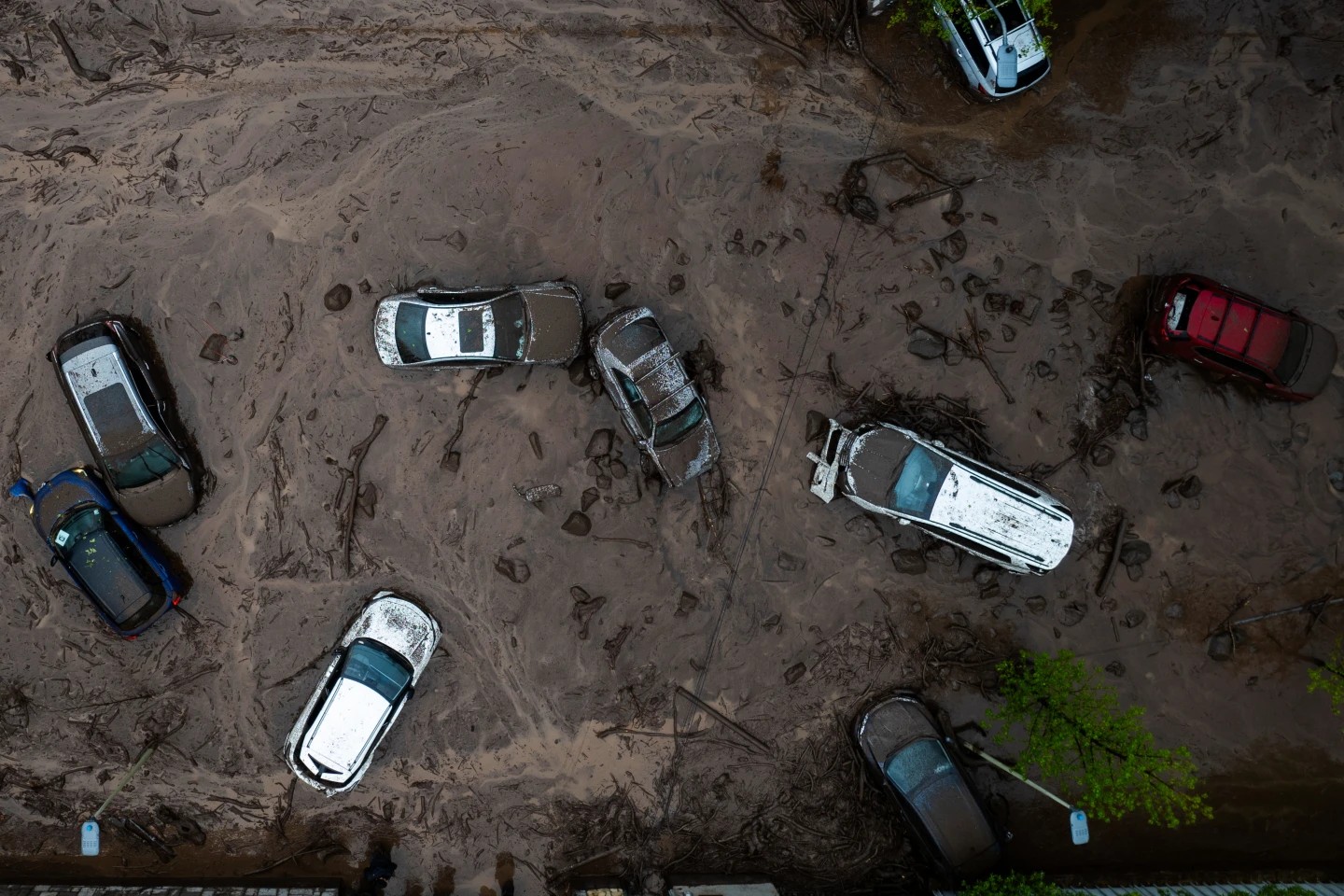 Santiago de Chile enfrenta inundaciones y deslaves por lluvias intensas