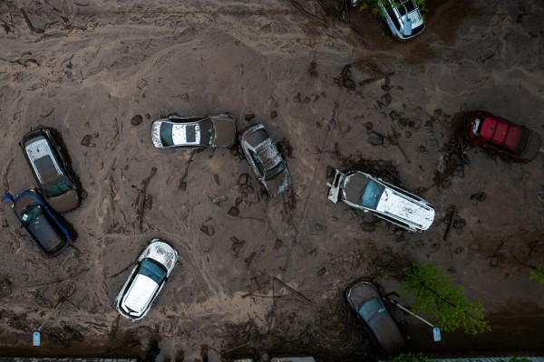 Santiago de Chile enfrenta inundaciones y deslaves por lluvias intensas