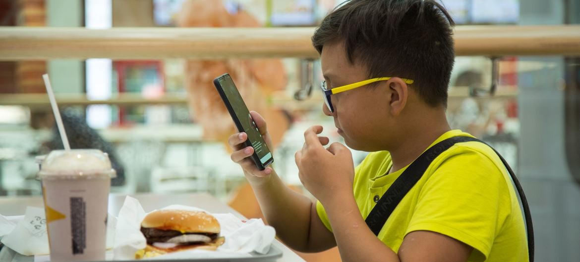 Obesidad infantil se cuadruplica en el mundo desde 1990, alerta OMS