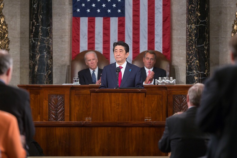 Abe durante su visita oficial a Estados Unidos en 2015. Redes sociales de John Boehner. Abe durante su visita oficial a Estados Unidos en 2015. Redes sociales de John Boehner.
