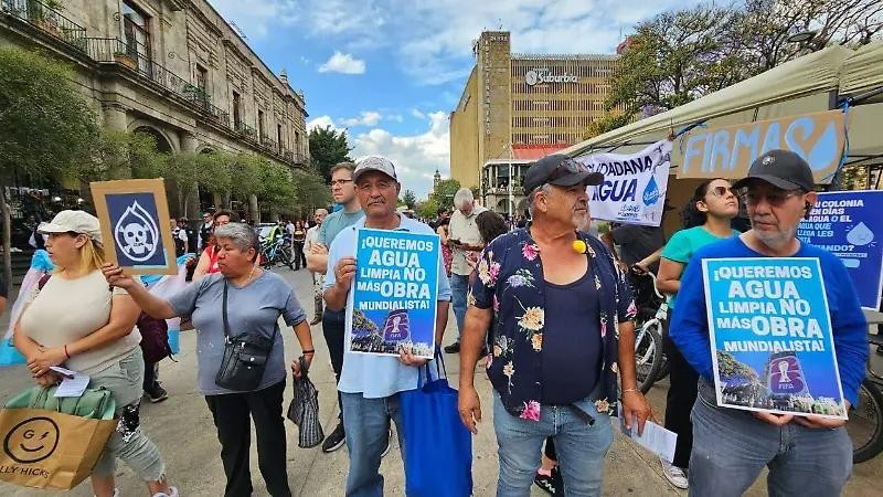 Marcha contra el agua contaminada en Guadalajara. Foto: El Occidental Noticias.