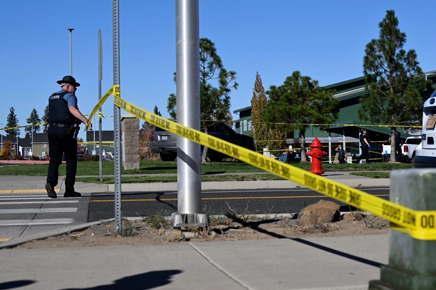 Adolescente de 16 años mata a tres niños y un docente en Bend, Oregon