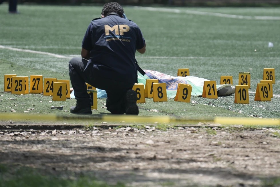 Guatemala detiene a siete policías por sembrar arma a indígenas