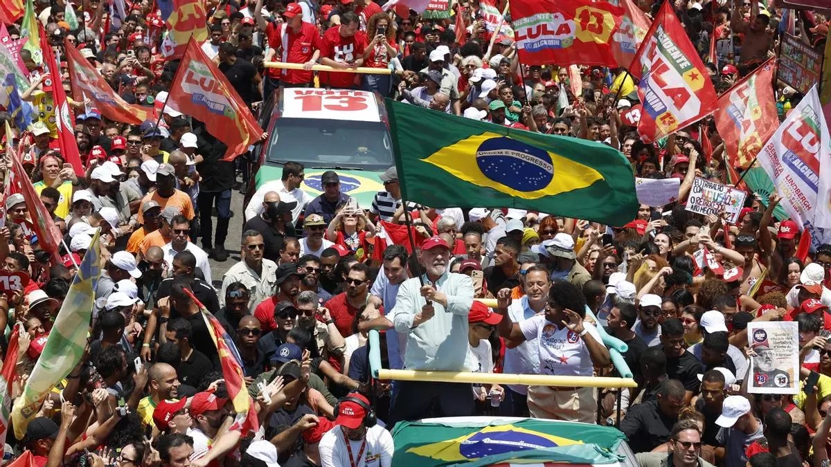 Lula remonta y empata con Flávio Bolsonaro antes del balotaje